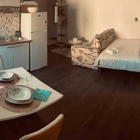 Flat Mama 10 Minutes To Center
